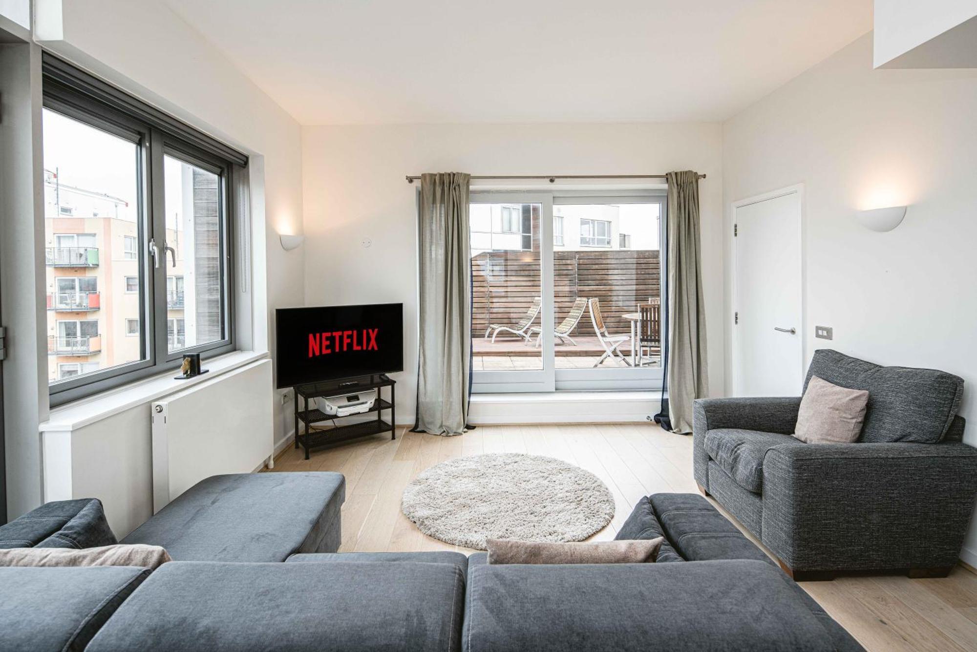 Beautiful Penthouse Apartment With Private Terrace In Greenwich Peninsula London Exterior foto