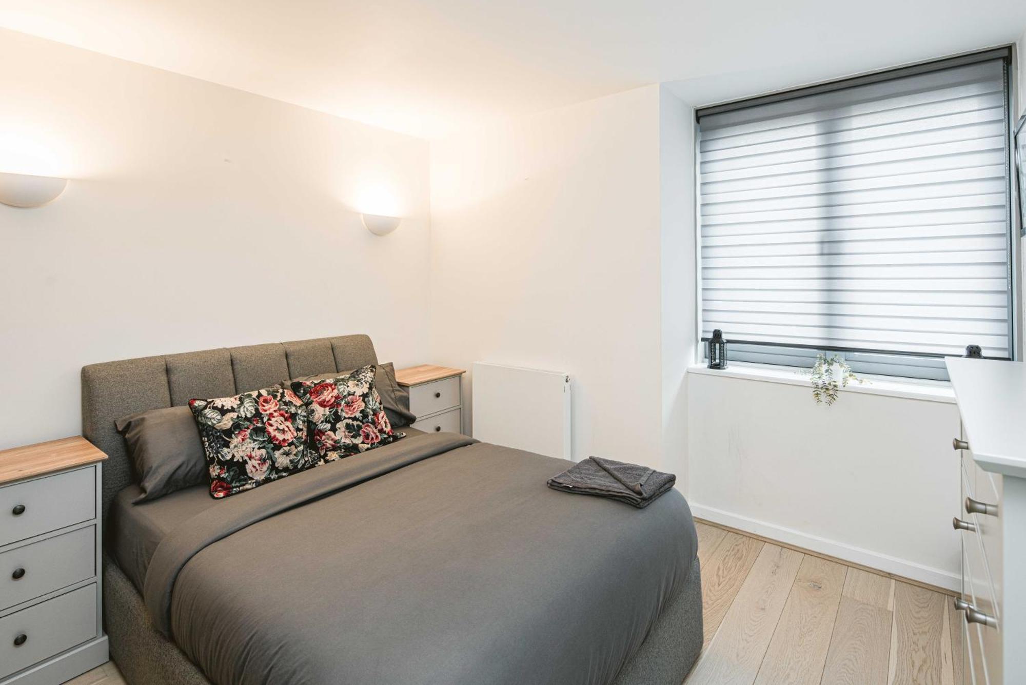 Beautiful Penthouse Apartment With Private Terrace In Greenwich Peninsula London Exterior foto