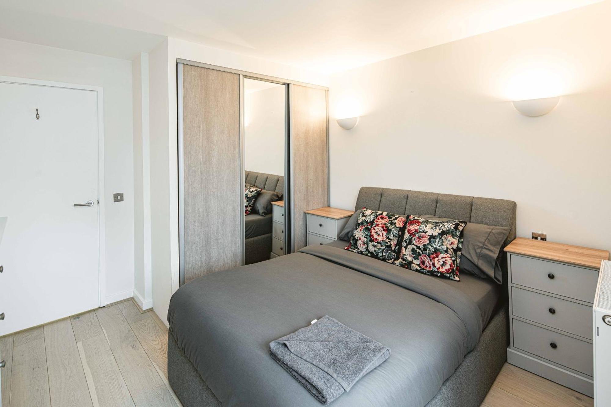 Beautiful Penthouse Apartment With Private Terrace In Greenwich Peninsula London Exterior foto
