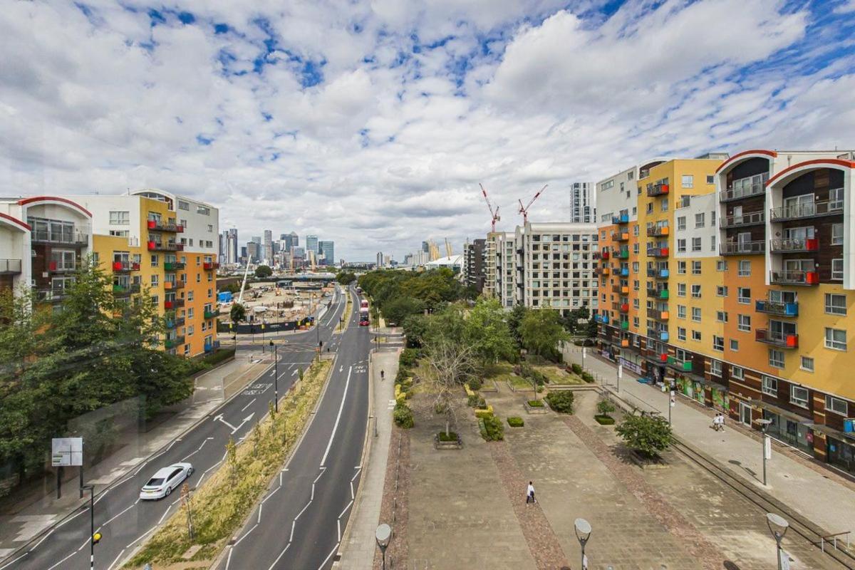 Beautiful Penthouse Apartment With Private Terrace In Greenwich Peninsula London Exterior foto